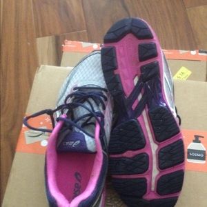 ASICS GT2000 Sneakers 10 1/2 B